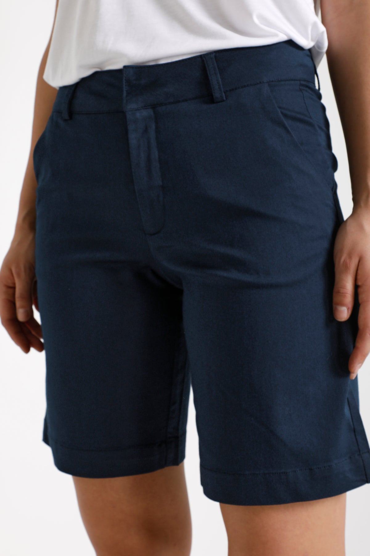 KAlea City Shorts Midnight Marine detalj | Lilla Hem