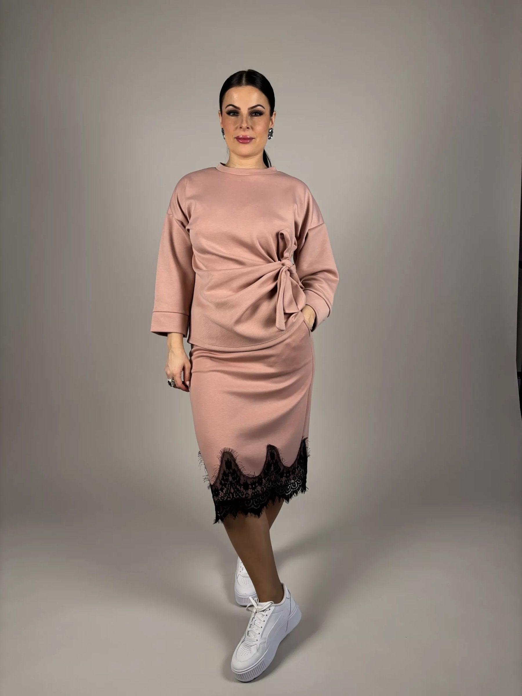 Kjol med Spetskant och Fickor i Rosa från Camicia - framsida | Lilla Hem