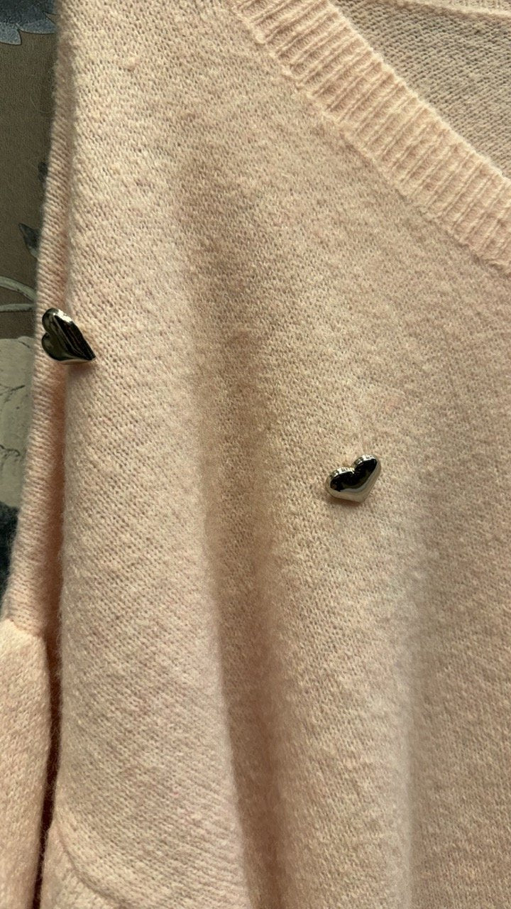 Stickad Tröja med Gulliga Hjärtan-Applikationer i Pastellrosa från Fashion By K - baksida | Lilla Hem