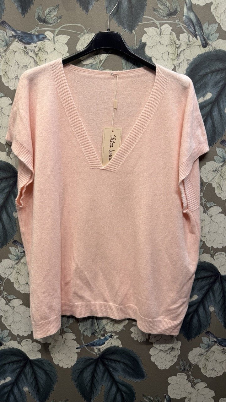 Finstickad Väst med V-Ringad Hals i Pink från Caramelle Fashion - framsida | Lilla Hem