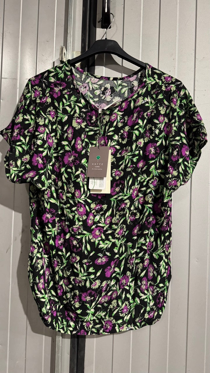 KAisolde Amber 44 Black/Green/Purple Flower - KAFFE hos Lilla Hem