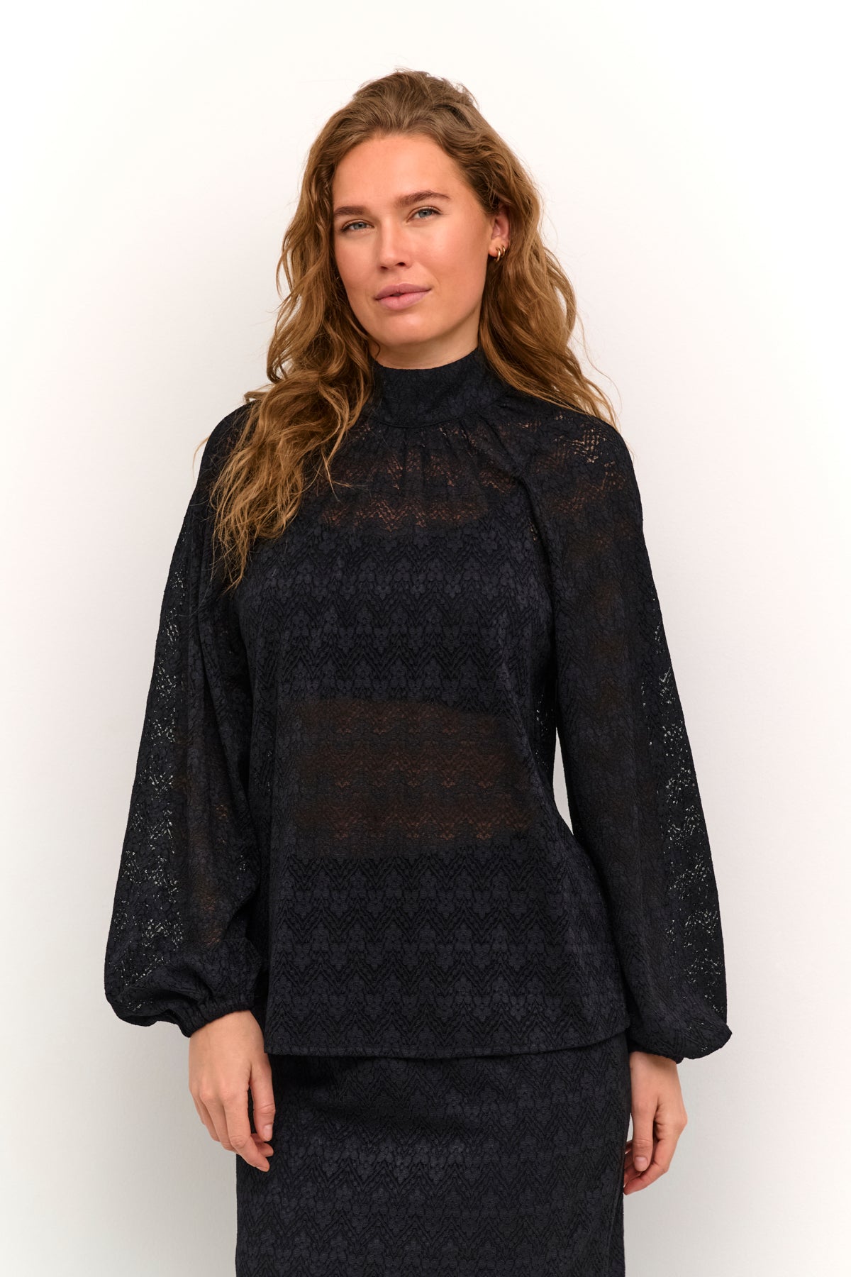 KAsmilla Lace Blouse Black Deep - KAFFE hos Lilla Hem