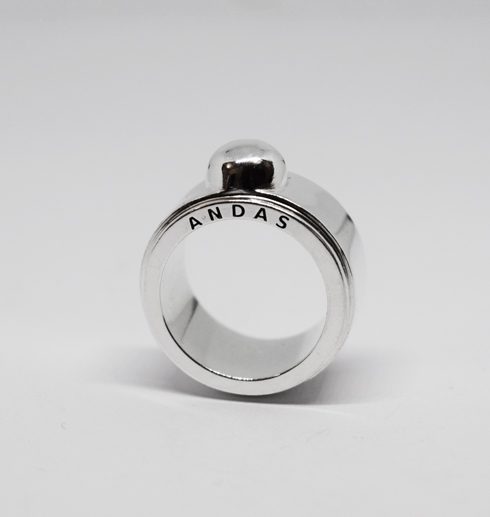 ANDAS-ring helt i massivt silver hos Lilla Hem