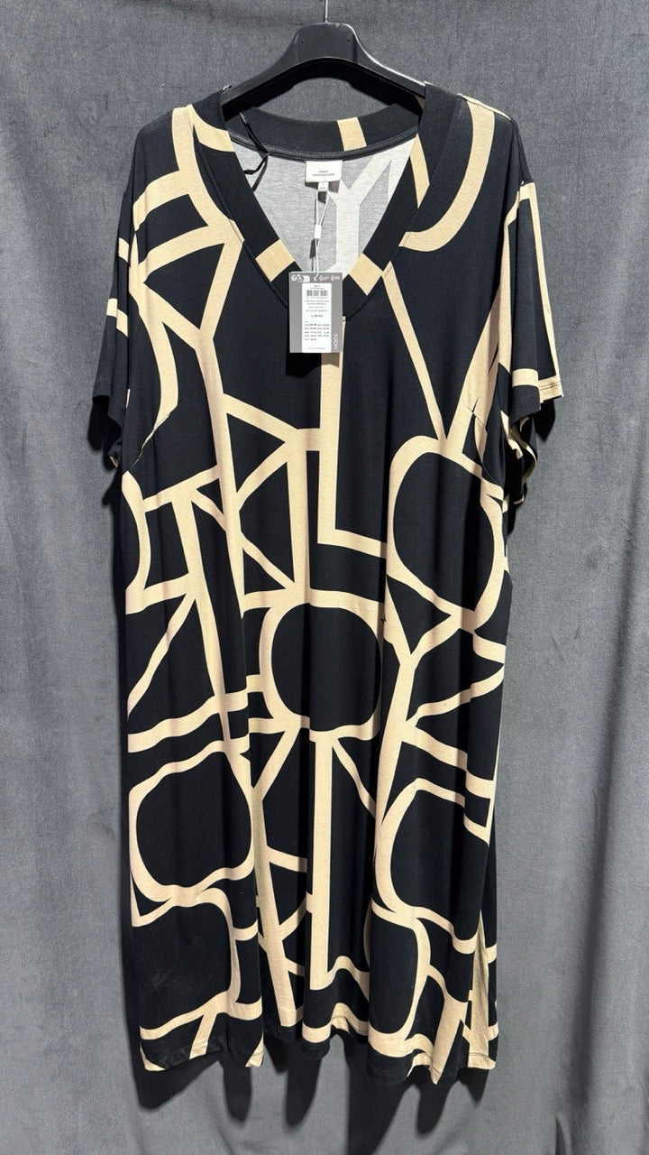 L-50/52 DRESS FEM KNIT VLE95/EA5 Black - Carmakoma Only hos Lilla Hem