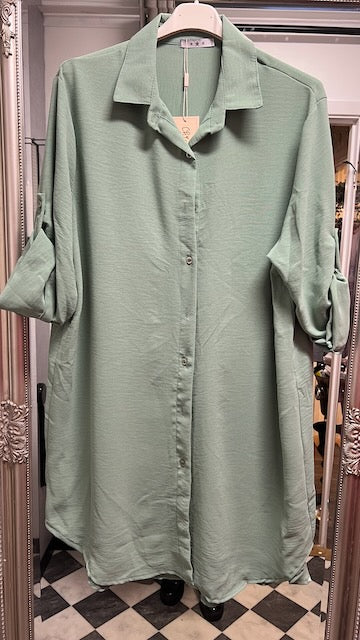 Lång blus Oversized Khaki - Caramelle Fashion hos Lilla Hem