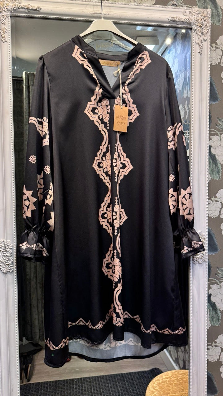 MdcPernille Black S/M - MARTA du Chateau hos Lilla Hem