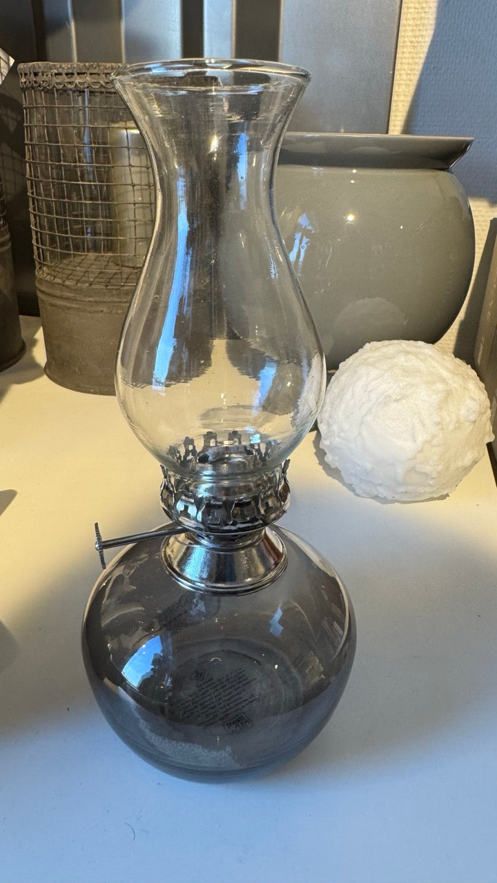 Fotogenlampa Lily Rund Grå/Nickel Ø10xH-23cm - Strömshaga hos Lilla Hem