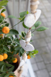 Mobil med trähjärtan 110 cm - Different Design hos Lilla Hem