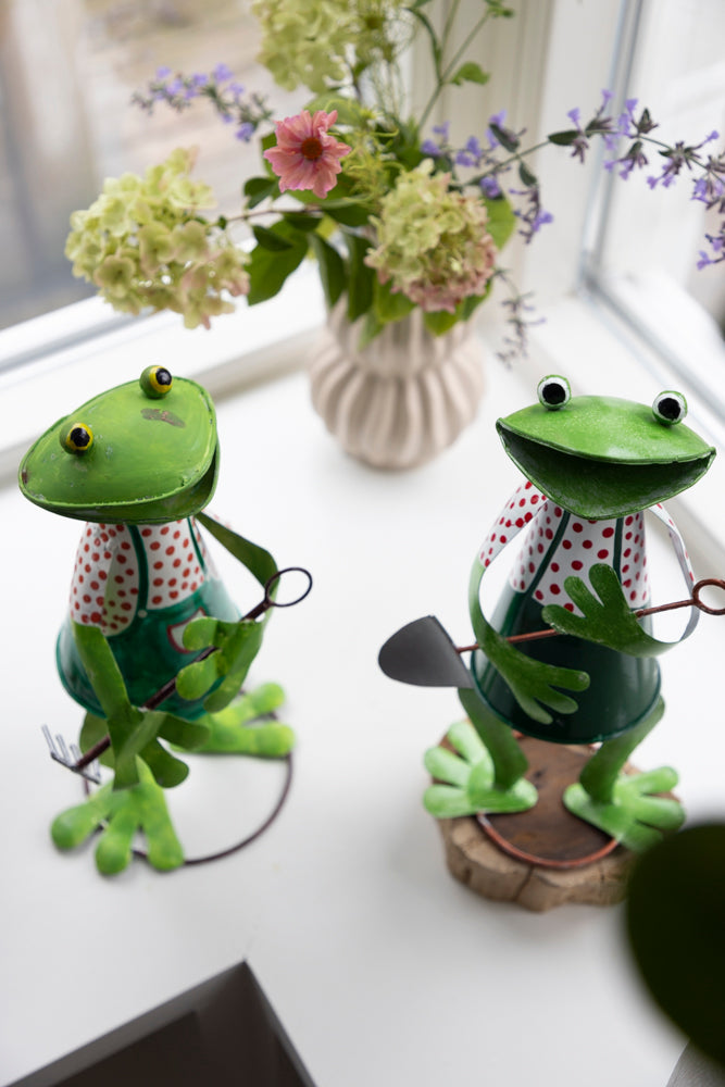 Groda Trädgård i Hamrad Plåt 30 Cm - Different Design | Lilla Hem