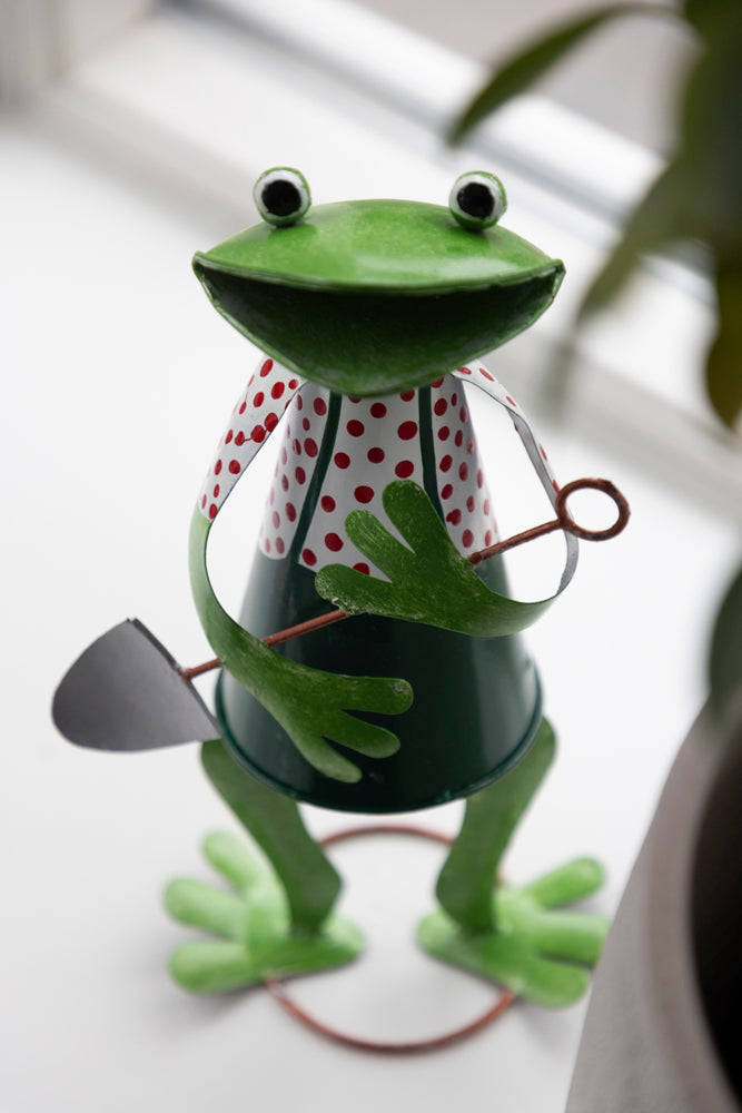 Groda Trädgård i Hamrad Plåt 30 Cm - Different Design | Lilla Hem