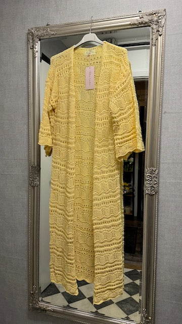 Virkad Kaftan Gul Onesize - Caramelle Fashion hos Lilla Hem