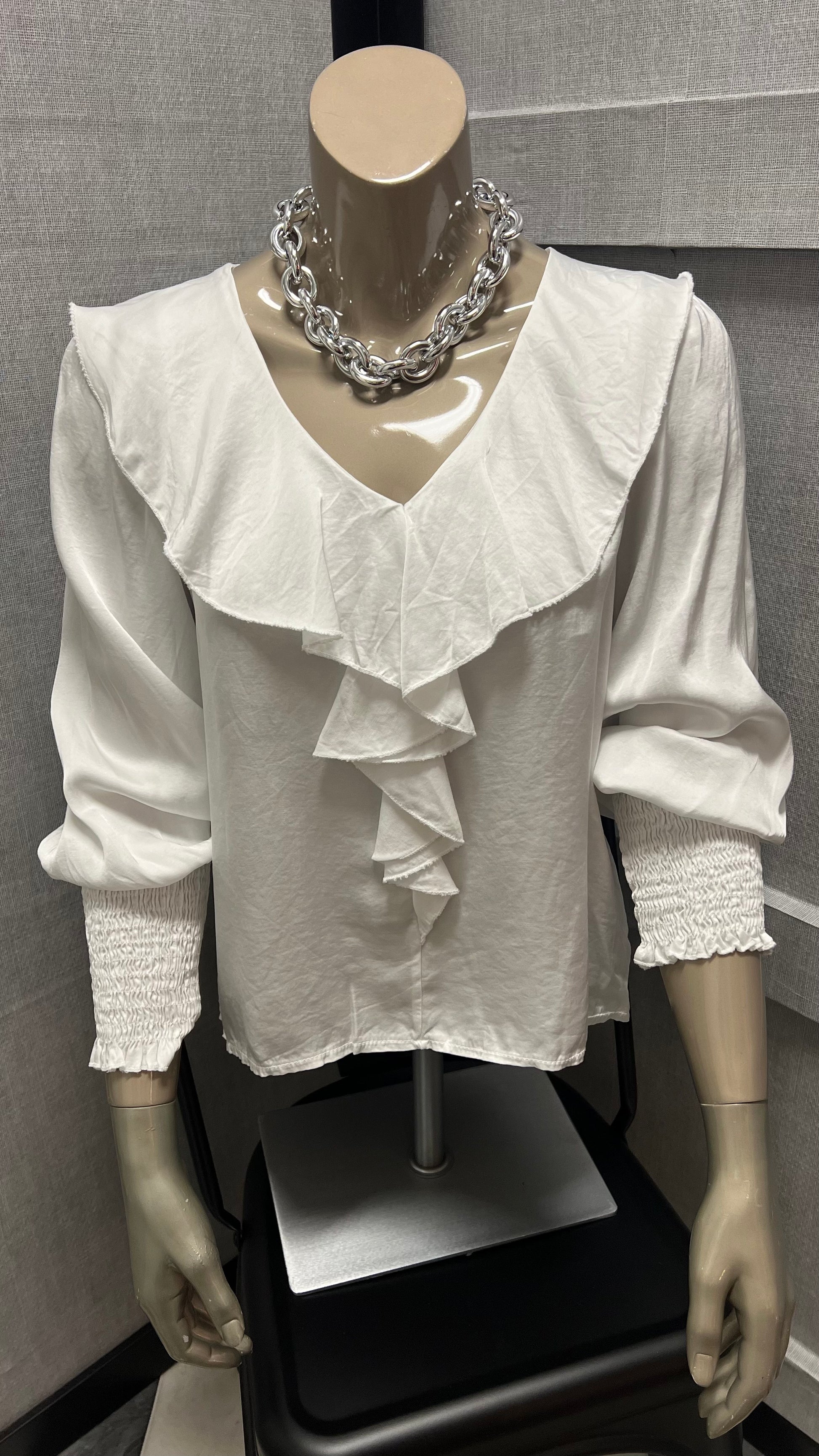 Blus med volanger Vit - Caramelle Fashion hos Lilla Hem