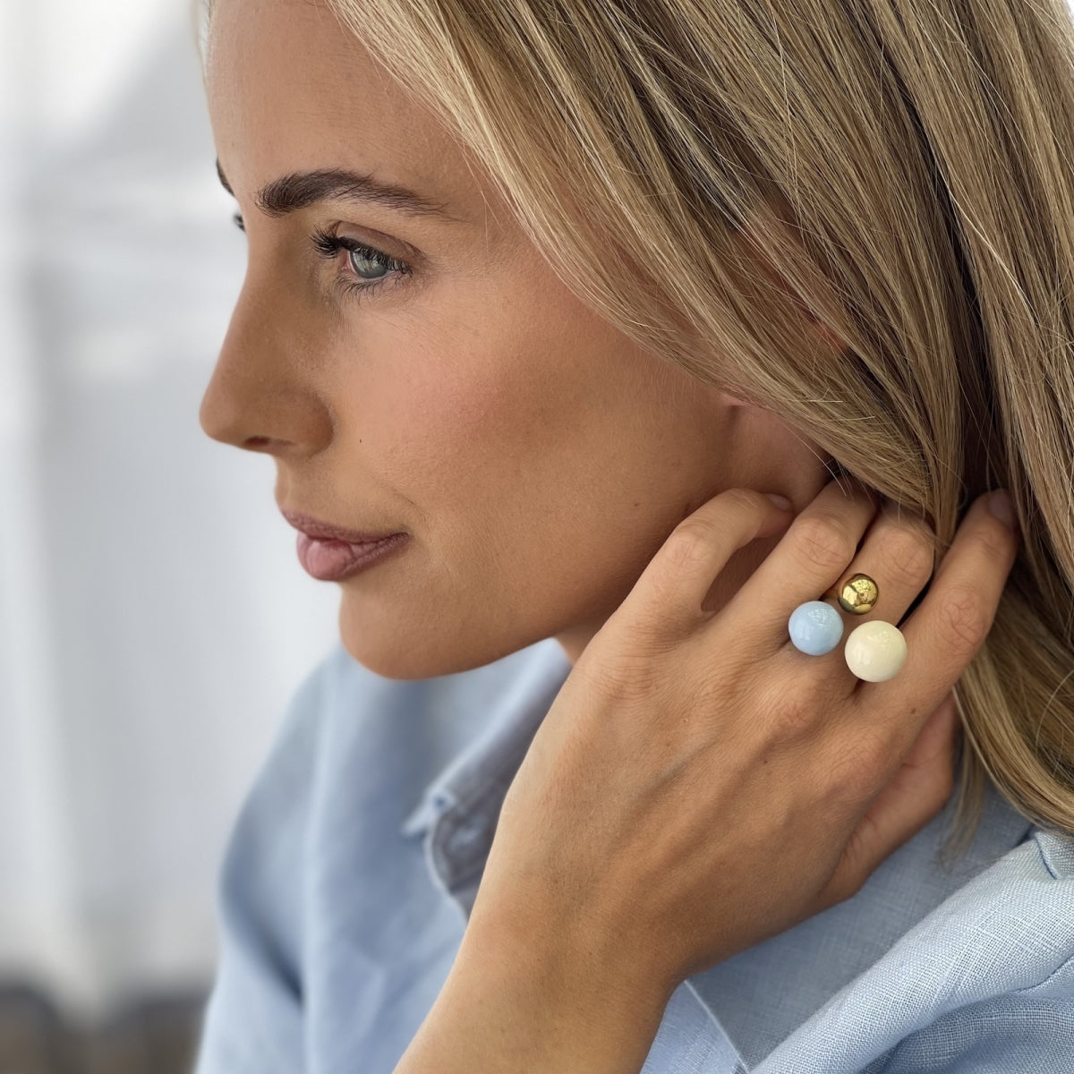 Brea Enamel Large Ring Lt.blue/gold - Bud To Rose | Lilla Hem