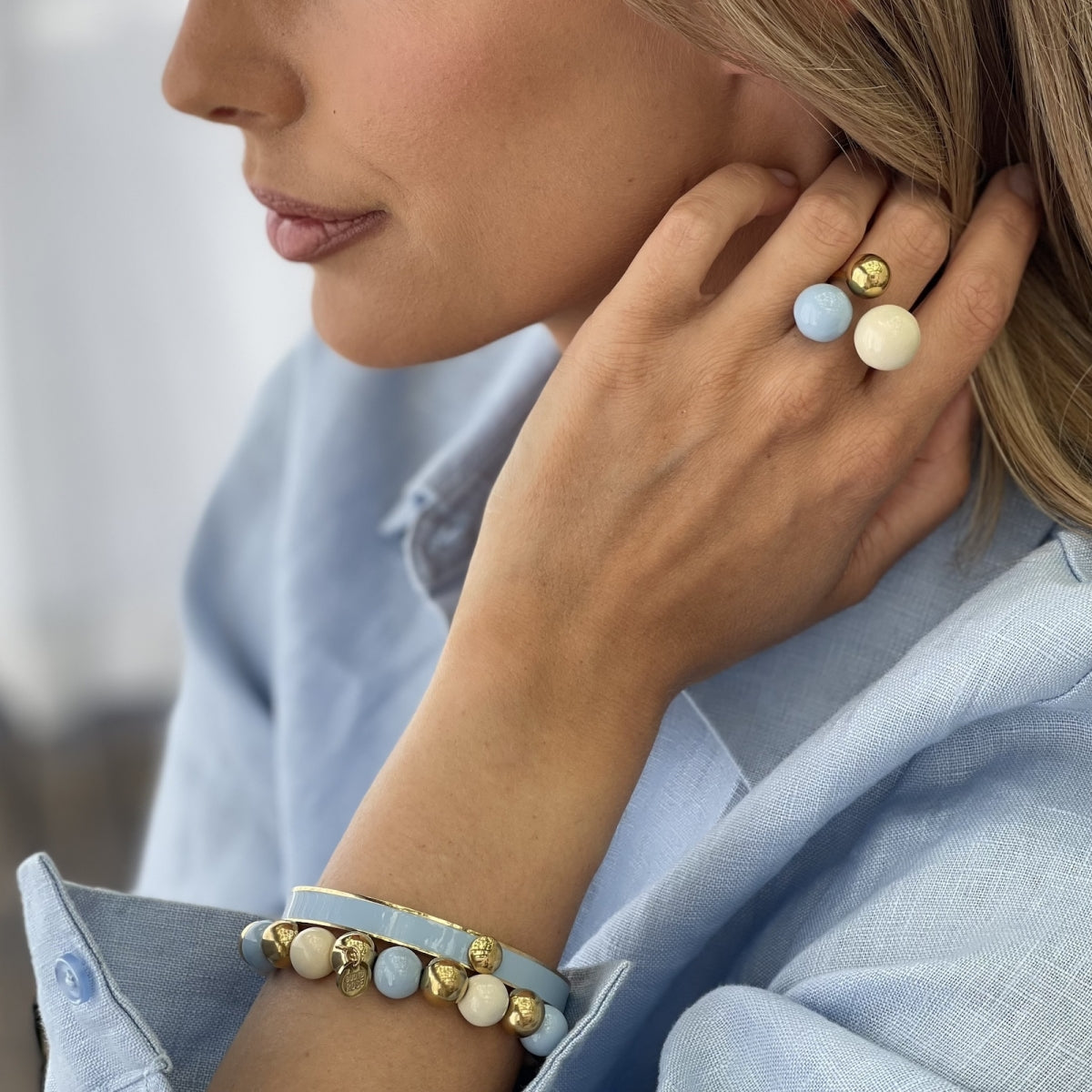 Brea Enamel Large Ring Lt.blue/gold - Bud To Rose | Lilla Hem