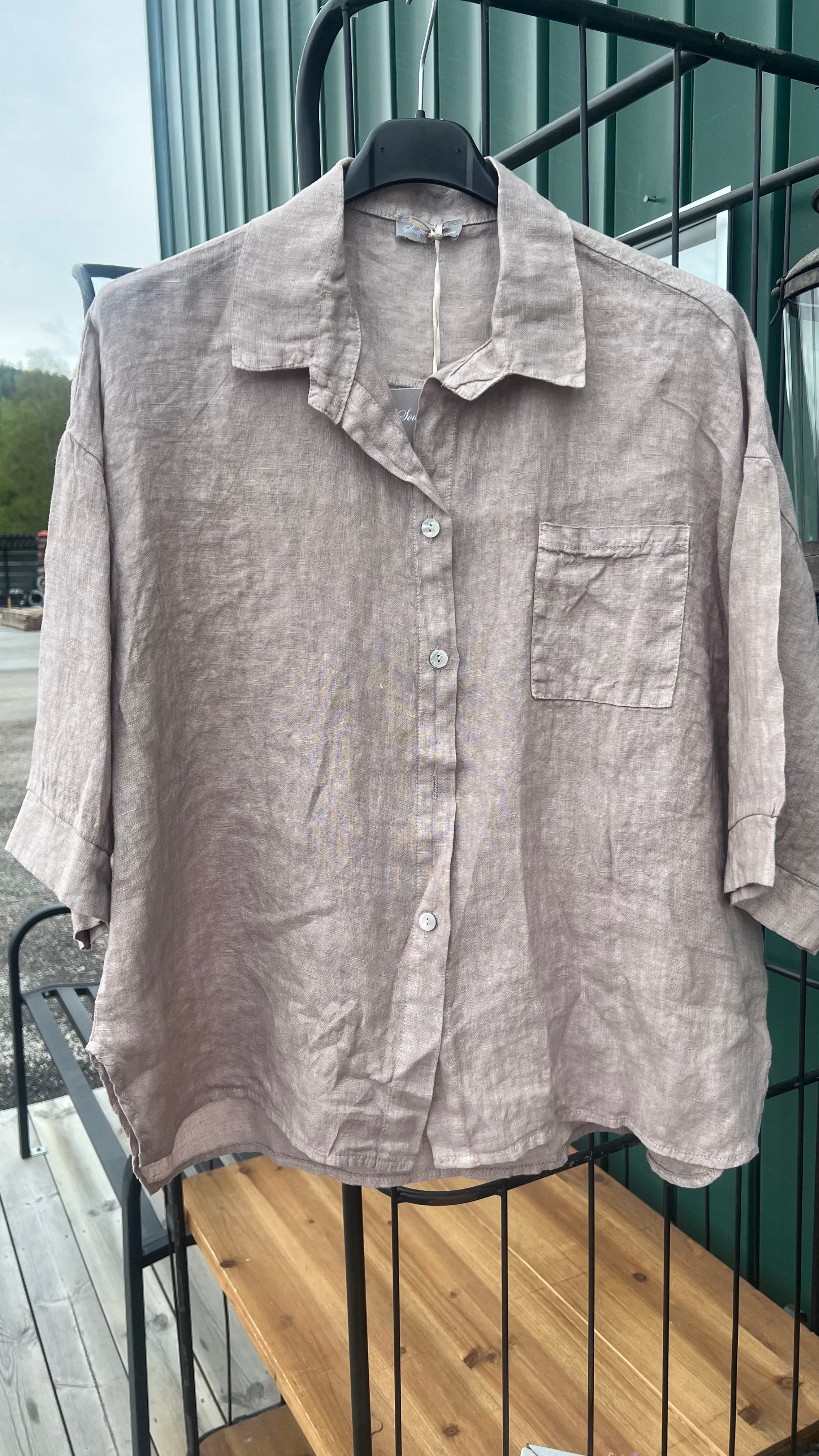 Anne linneskjorta Taupe Onesize - L8 Fashion hos Lilla Hem