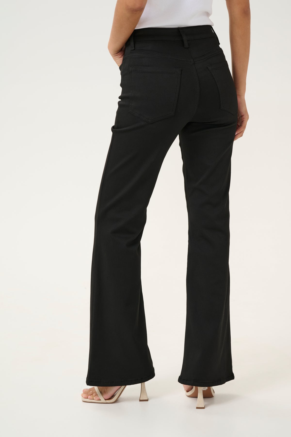 KAdima Flared Jeans - KAFFE hos Lilla Hem