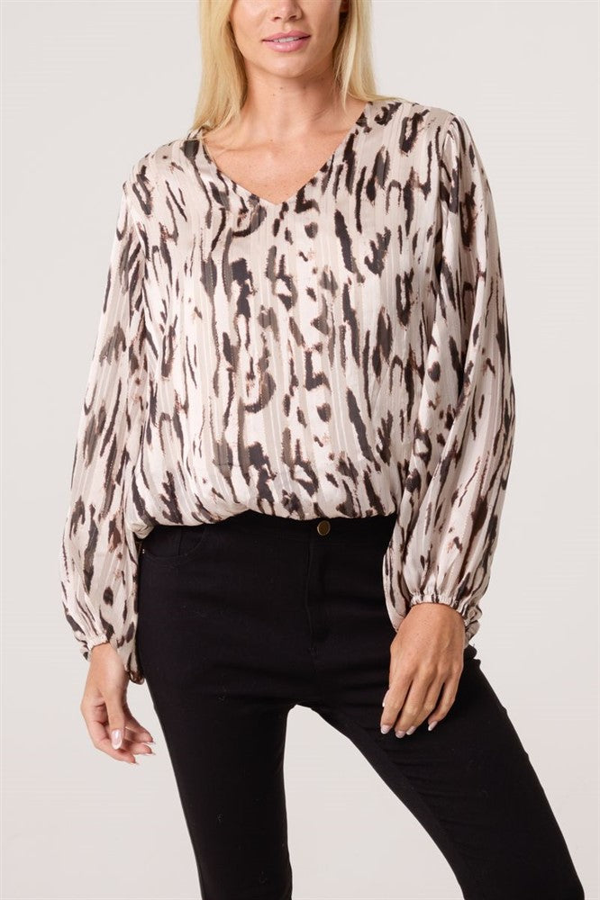 Blus med printat mönster - Caramelle Fashion hos Lilla Hem