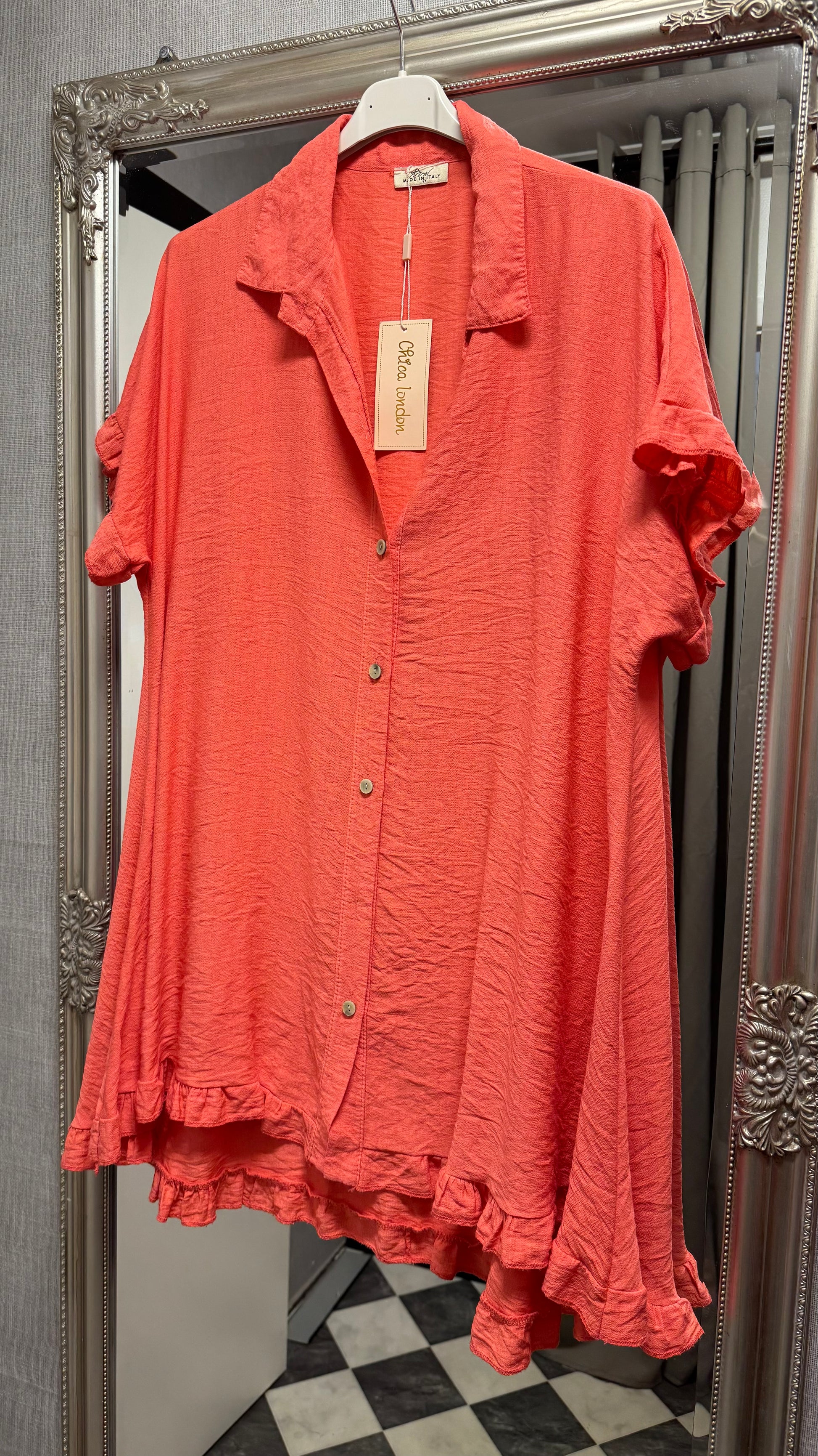 Tunika med volang Corall Onesize - Caramelle Fashion hos Lilla Hem