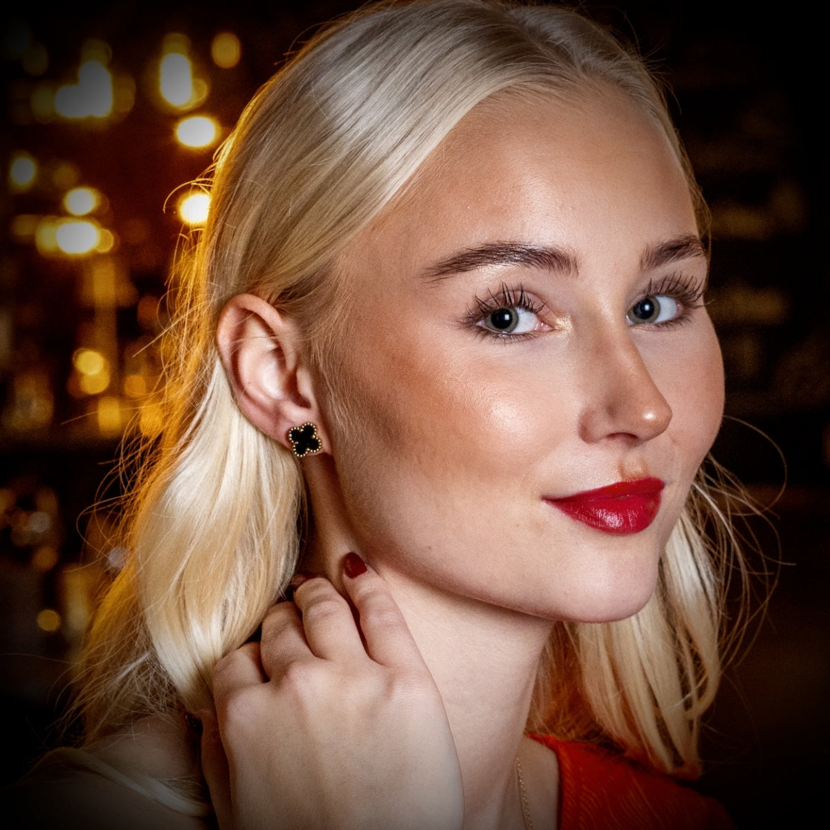 Clover Enamel Earring Black/gold - Bud To Rose | Lilla Hem