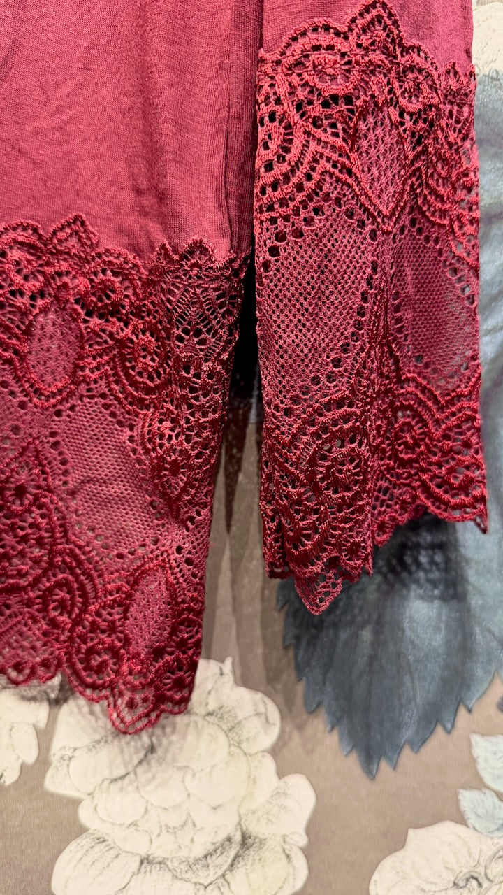 Långärmad Topp med Spetsärm och Spetskant - Caramelle Fashion | Lilla Hem