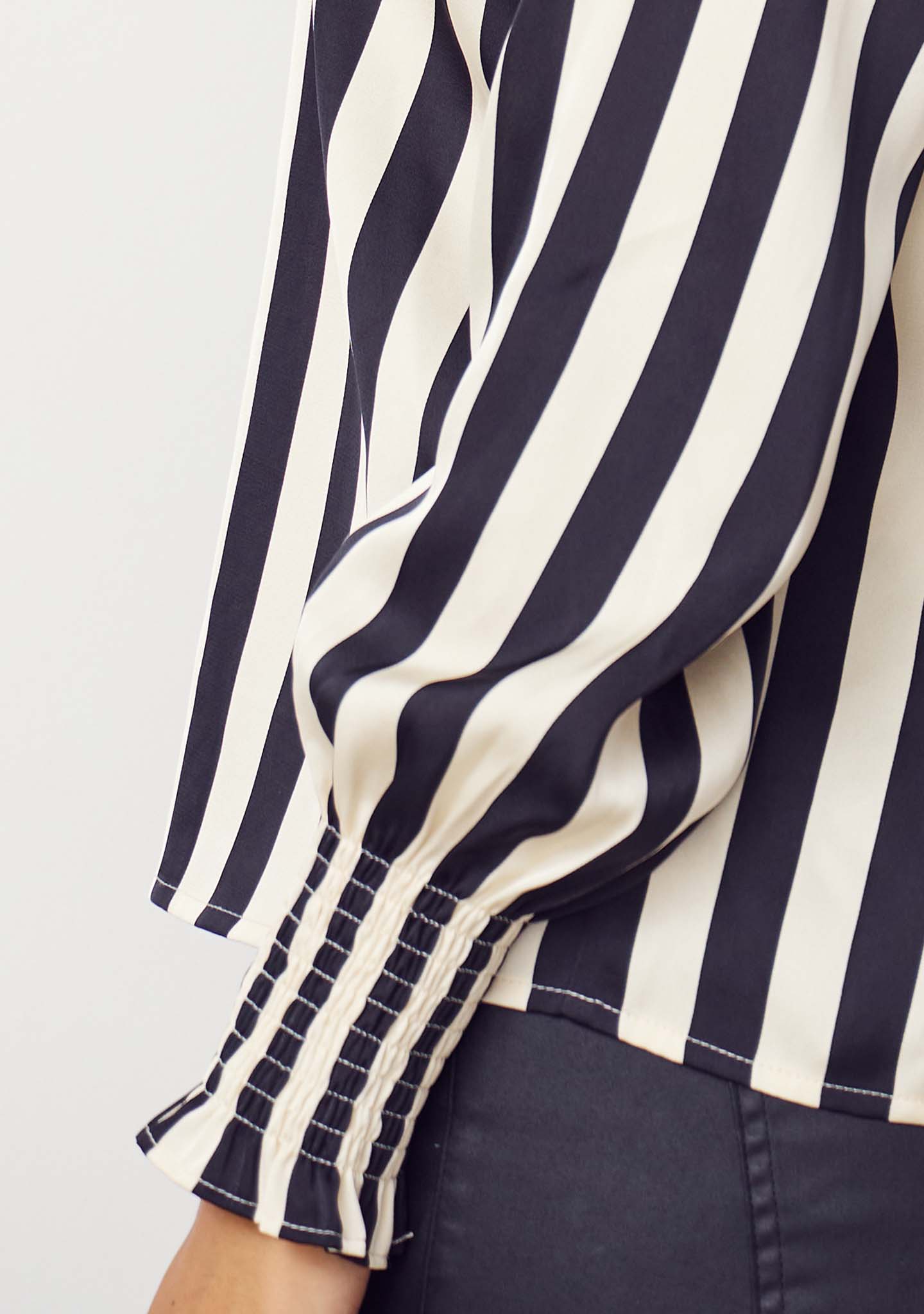 Melba Printed Blouse M27 Black/Cream Stripe - I SAY | Lilla Hem