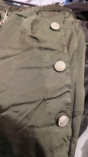 Byxa med Dekorativa Applikationer - Caramelle Fashion | Lilla Hem