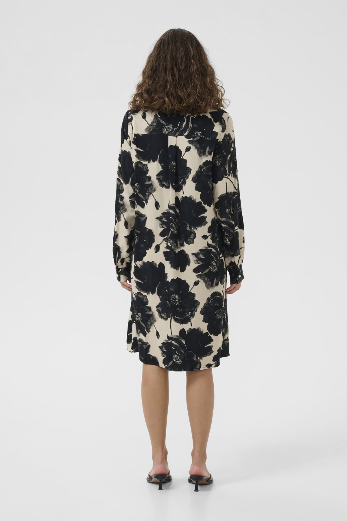 CUrachel Elitha Short Dress Black/Offwhite Flower - CULTURE | Lilla Hem