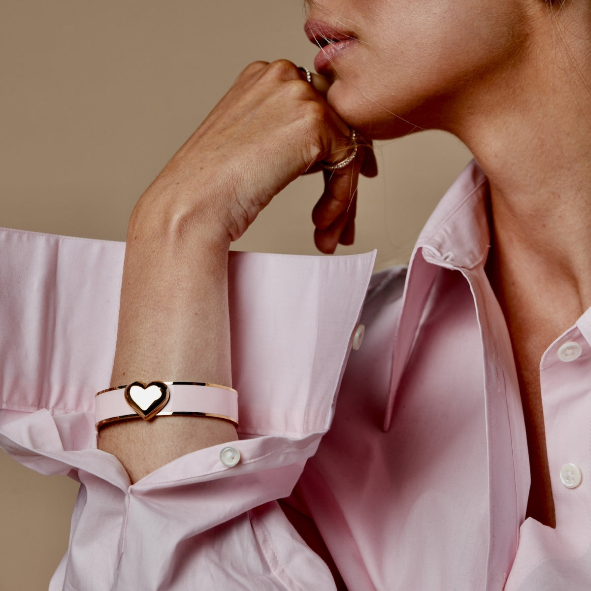 Heart Enamel Bracelet Lt.pink/gold - Bud To Rose | Lilla Hem