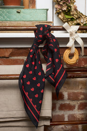 BCCLAUDIA Love mini scarves (fler färger) - Black Colour hos Lilla Hem