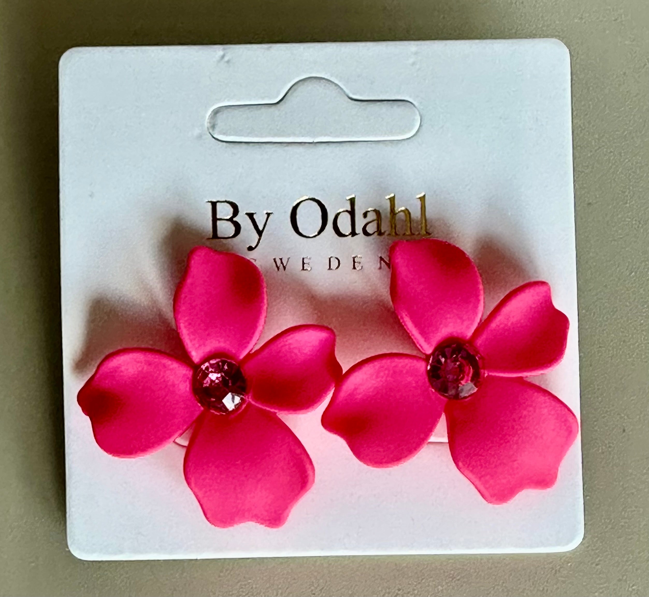 Örhängen Blossom Rosa kristall - By Odahl hos Lilla Hem