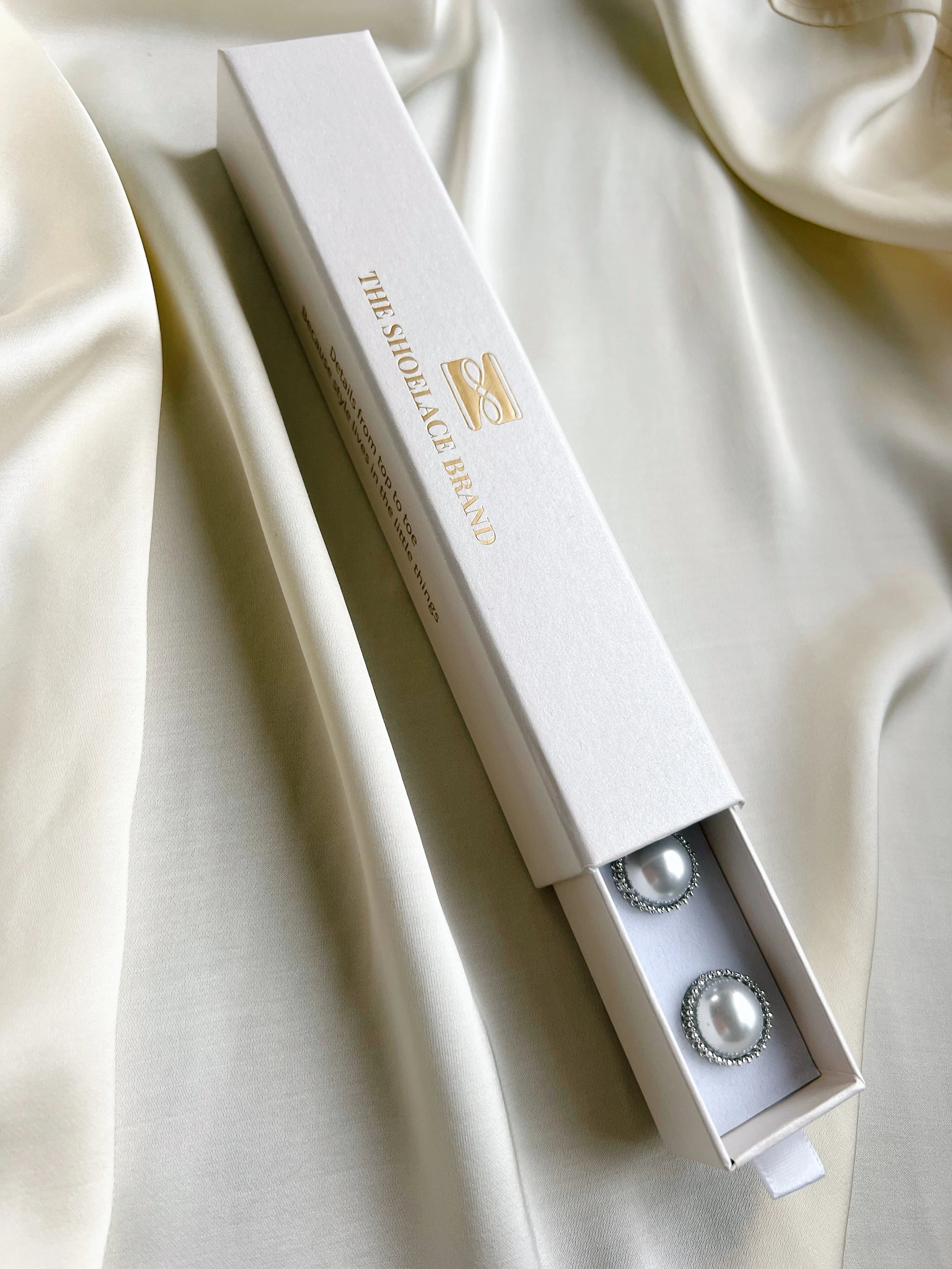 Classic Pearl Button Charm Silver Anna - The Shoelace Brand Stockholm | Lilla Hem