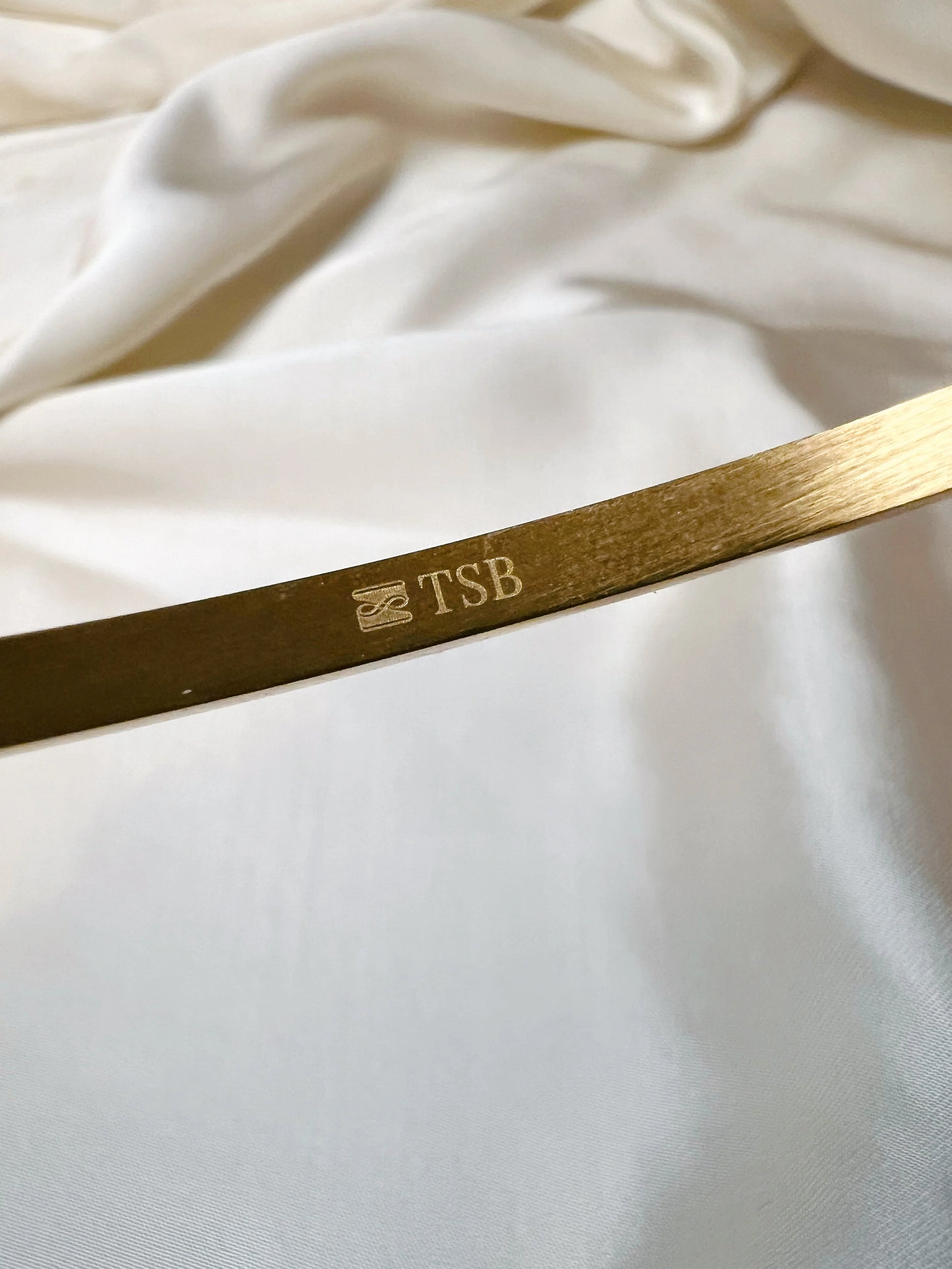 Armband Button Base Gold Cuff - The Shoelace Brand Stockholm | Lilla Hem