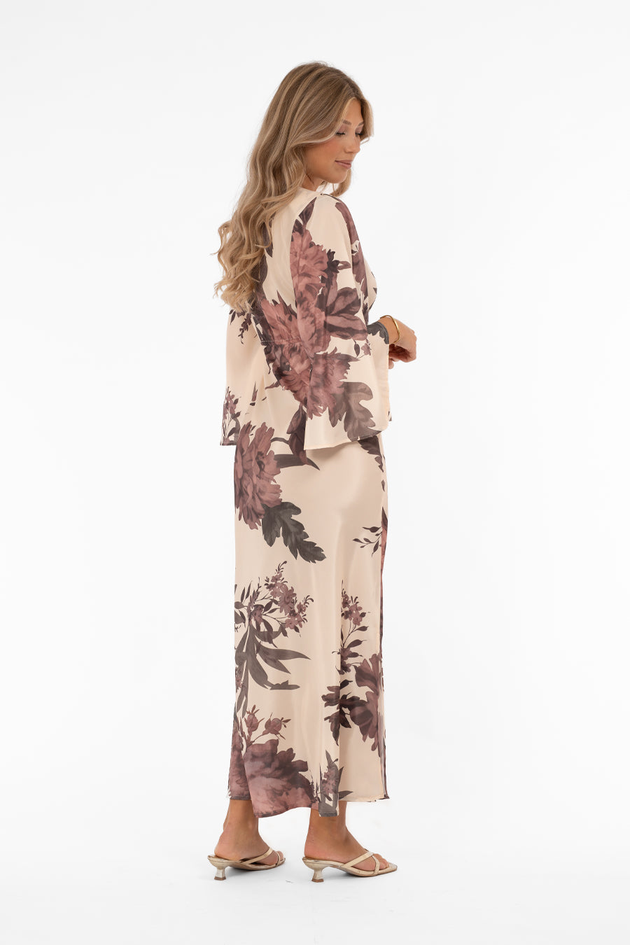 Meadow Dress Flower Maxi Champagne, Rosa, Grön - Capri Collection | Lilla Hem