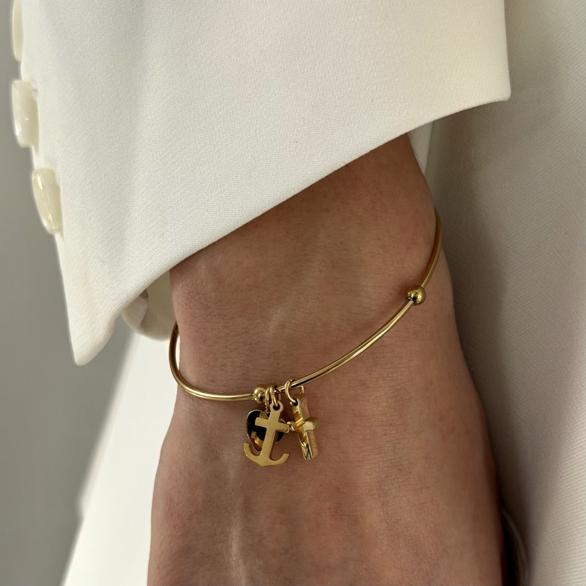 Faith Hope Love Bangle Gold | Lilla Hem