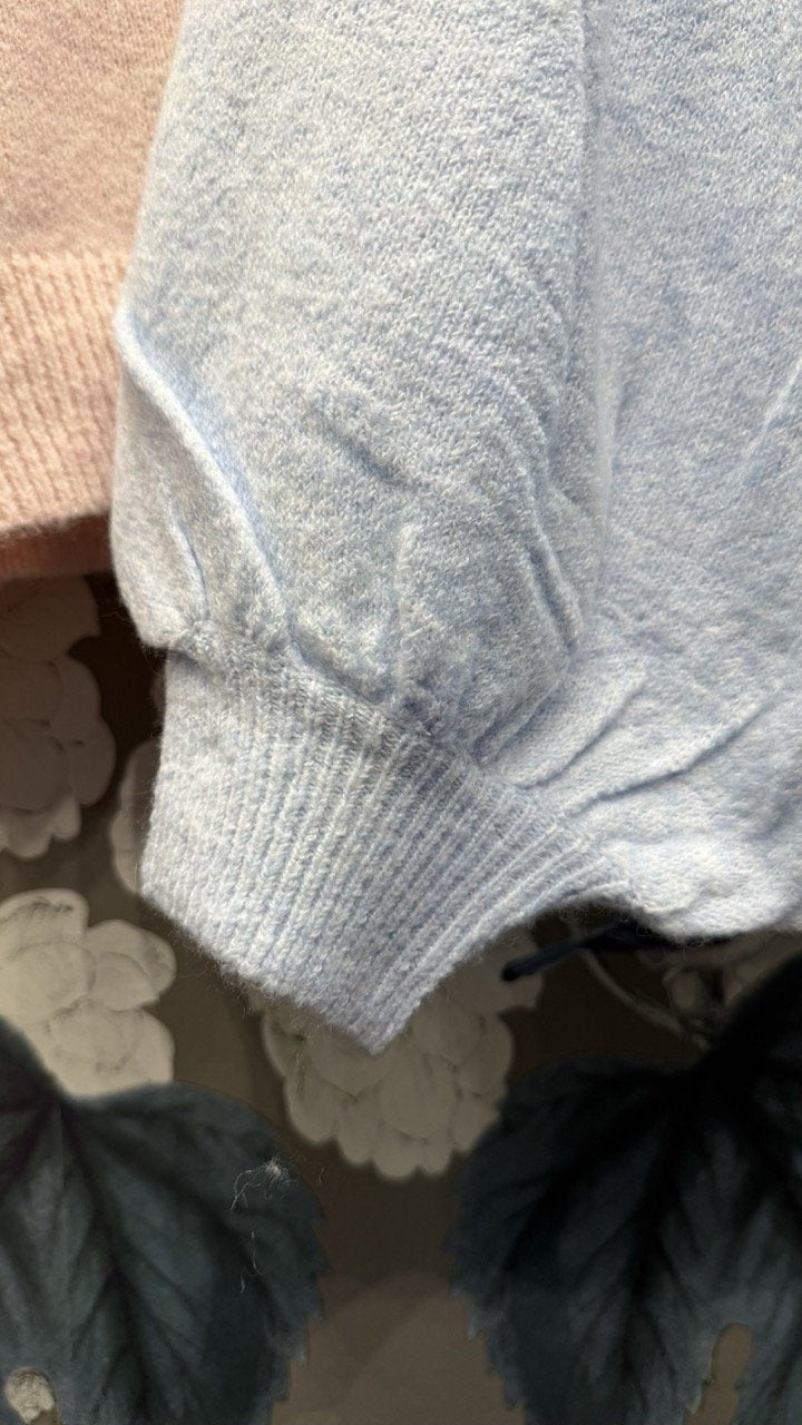 Stickad Tröja med Gulliga Hjärtan-Applikationer i Pastellrosa från Fashion By K - detalj | Lilla Hem