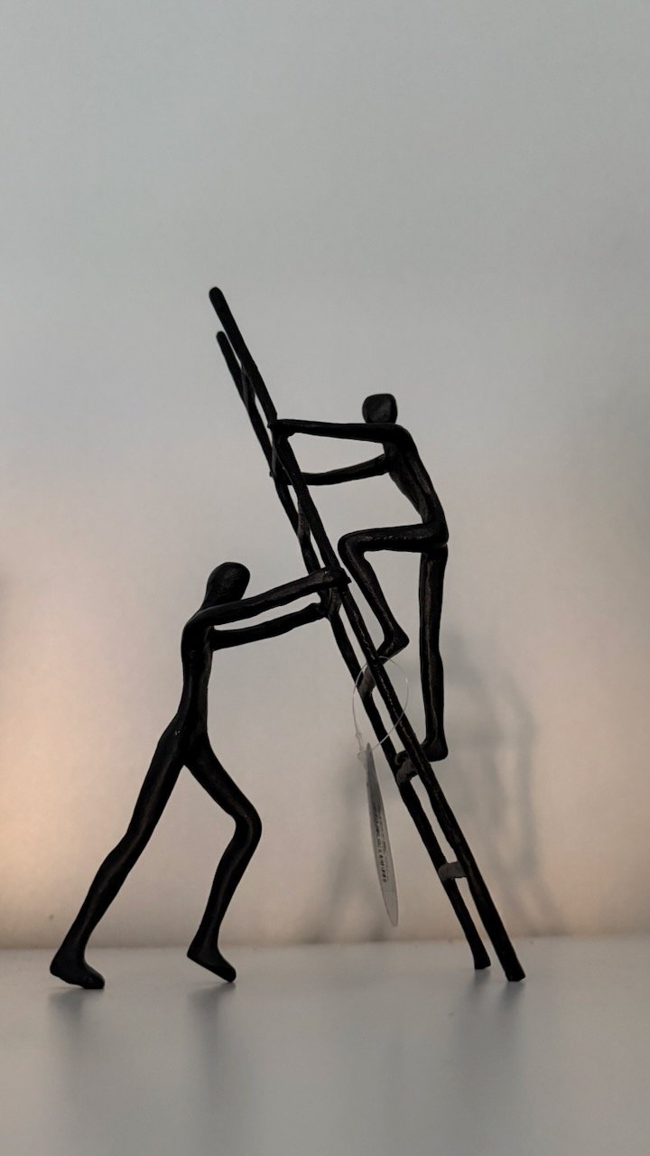 Gjutjärnsfigur Håller Stege H-23cm | Lilla Hem
