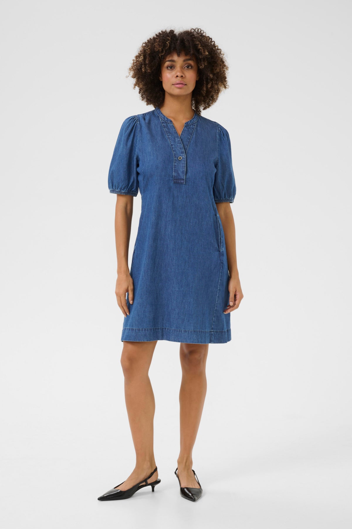 CUberteline Arpa SS Dress Dark Blue Wash närbild | Lilla Hem