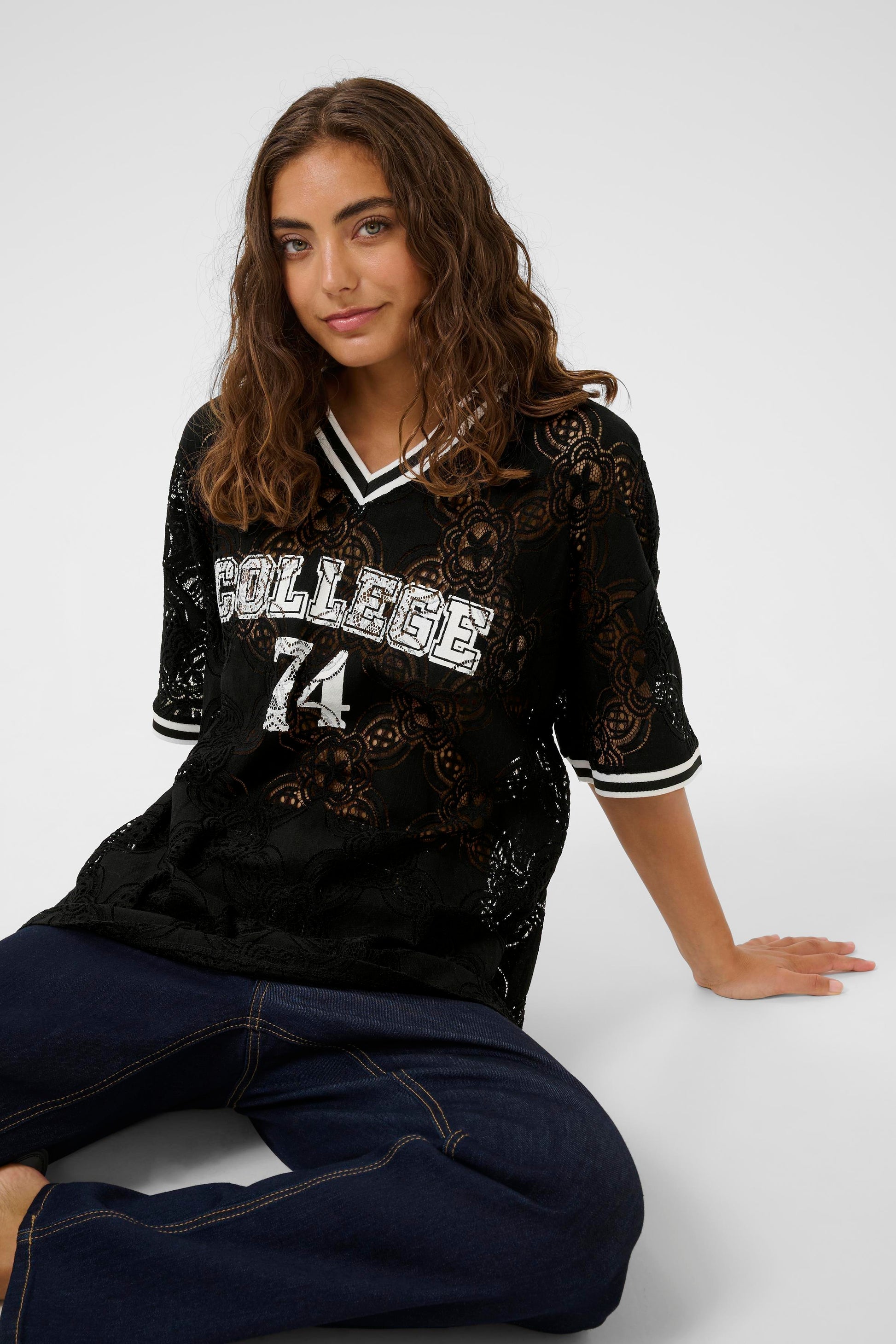 CUcollege Olu T-shirt Black detalj - Culture | Lilla Hem