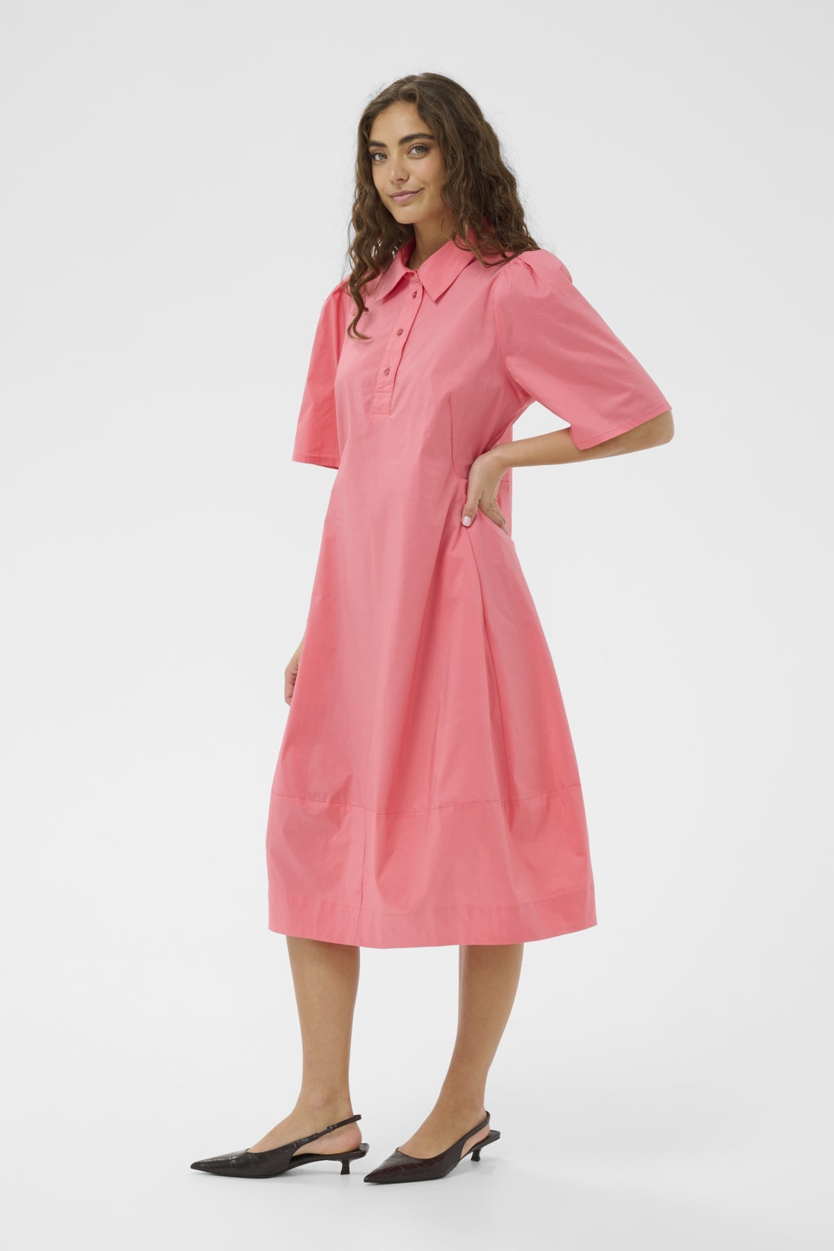 CUmalue Antoinett Dress Sugar Coral material | Lilla Hem