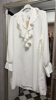 Tunika med Volang och V-Ringad Hals i White från Caramelle Fashion - framsida | Lilla Hem