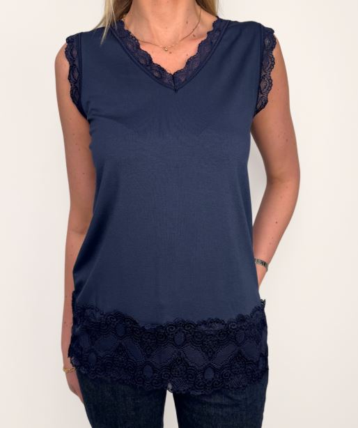 Spetslinne med V-Hals | Lilla Hem