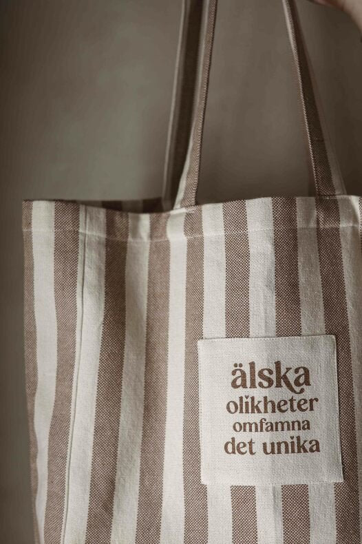 Tygväska Totebag Älska Olikheter 10x32x42x25cm | Lilla Hem