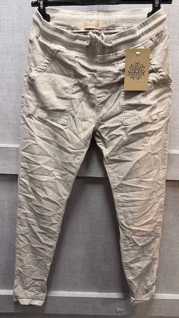 Jogger Jeans Beige i White från Jörlevik of Sweden - framsida | Lilla Hem