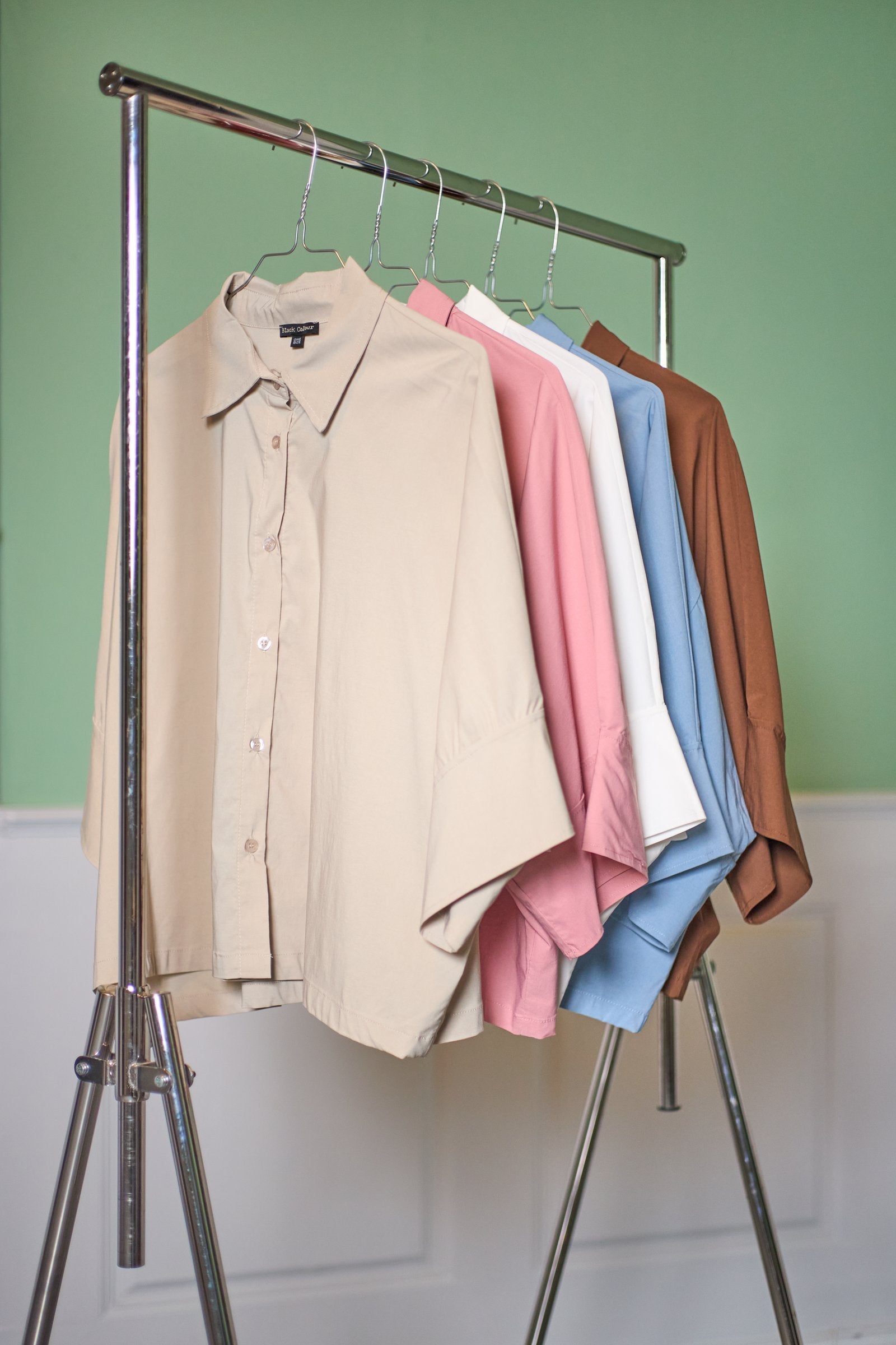 BCDAVINA Loose Shirt i Kit från Black Colour - fler färger | Lilla Hem