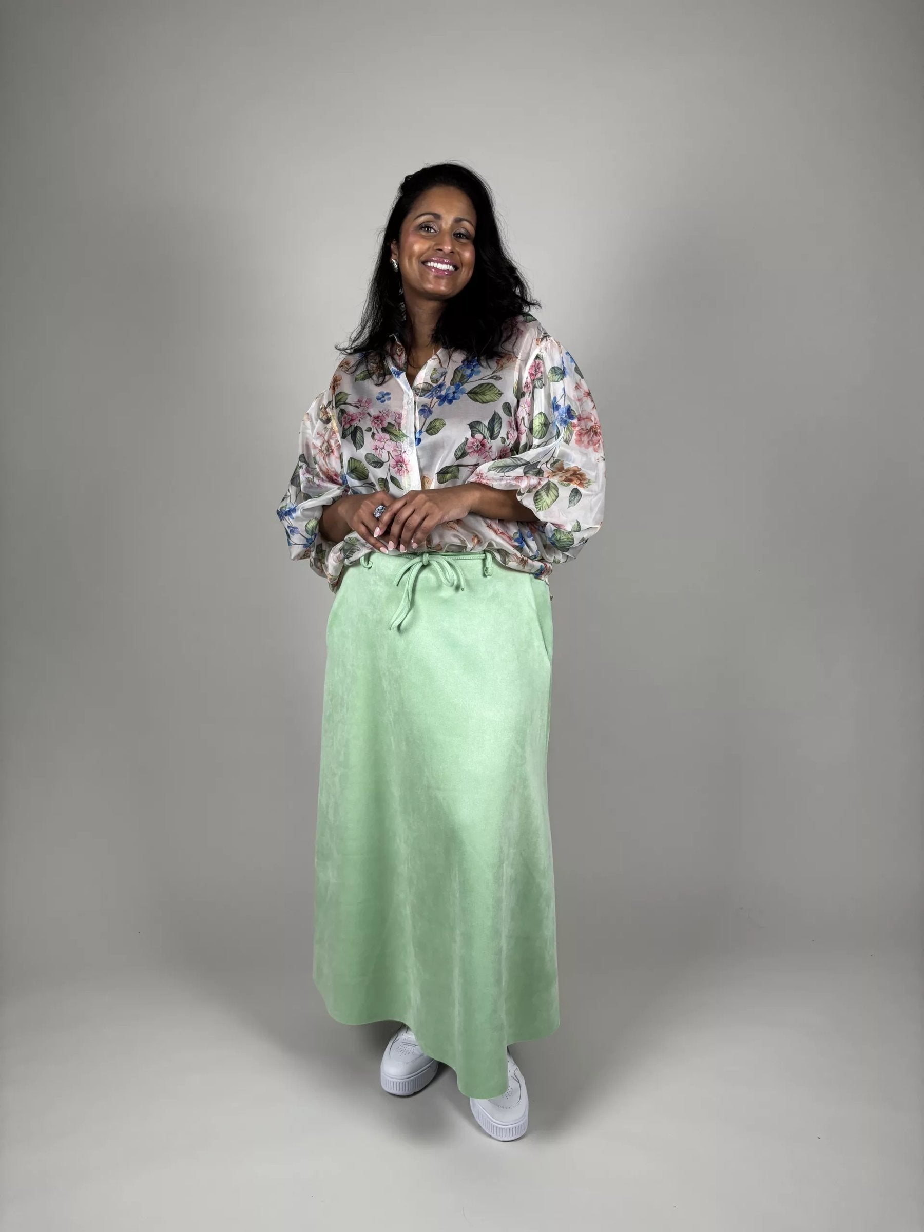 Blommig Blus med Puff-Ärm i Vit från Camicia - framsida | Lilla Hem