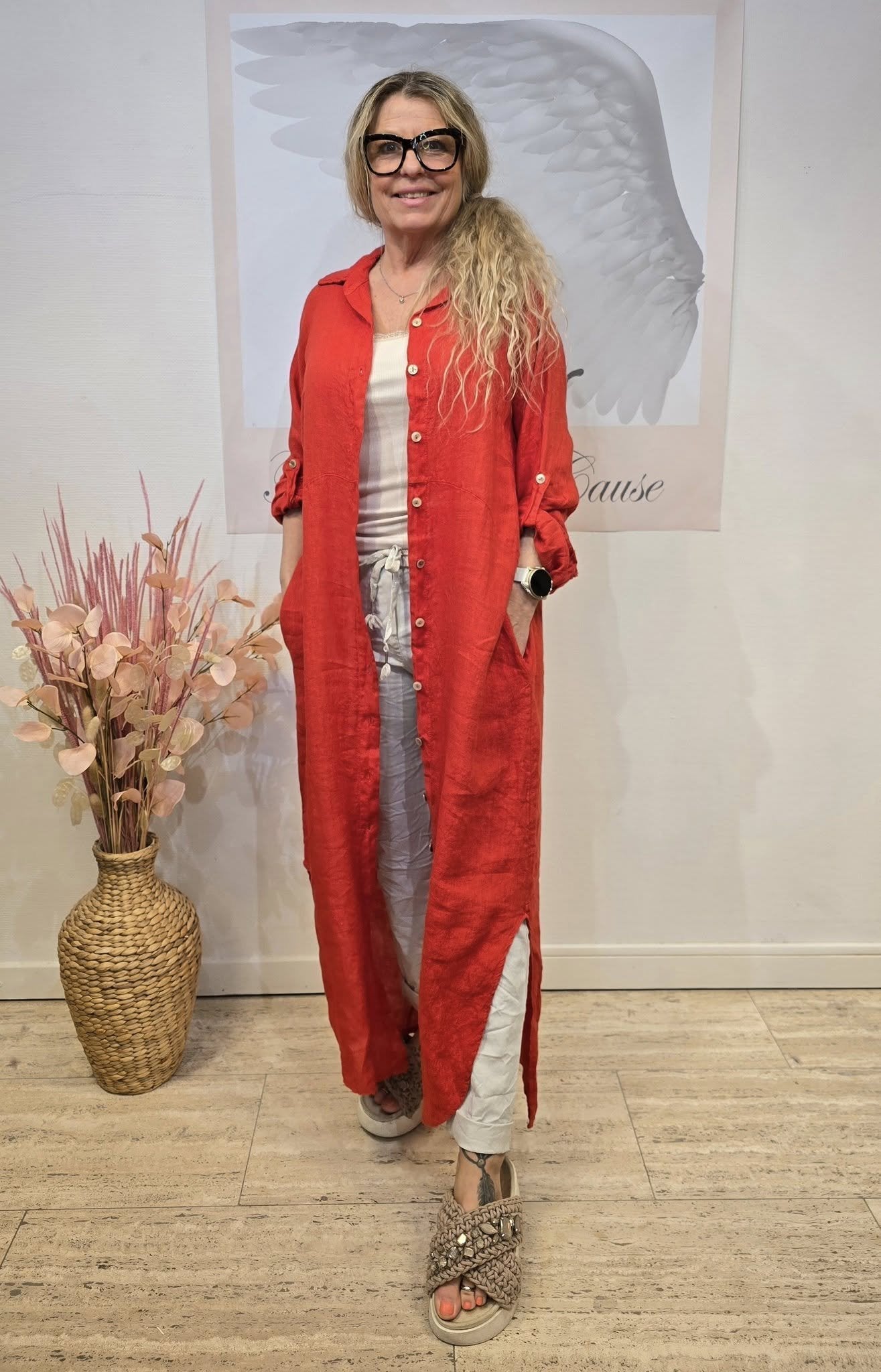 Petronella Maxiskjorta i Linne Röd från Soulful Fashion - baksida | Lilla Hem