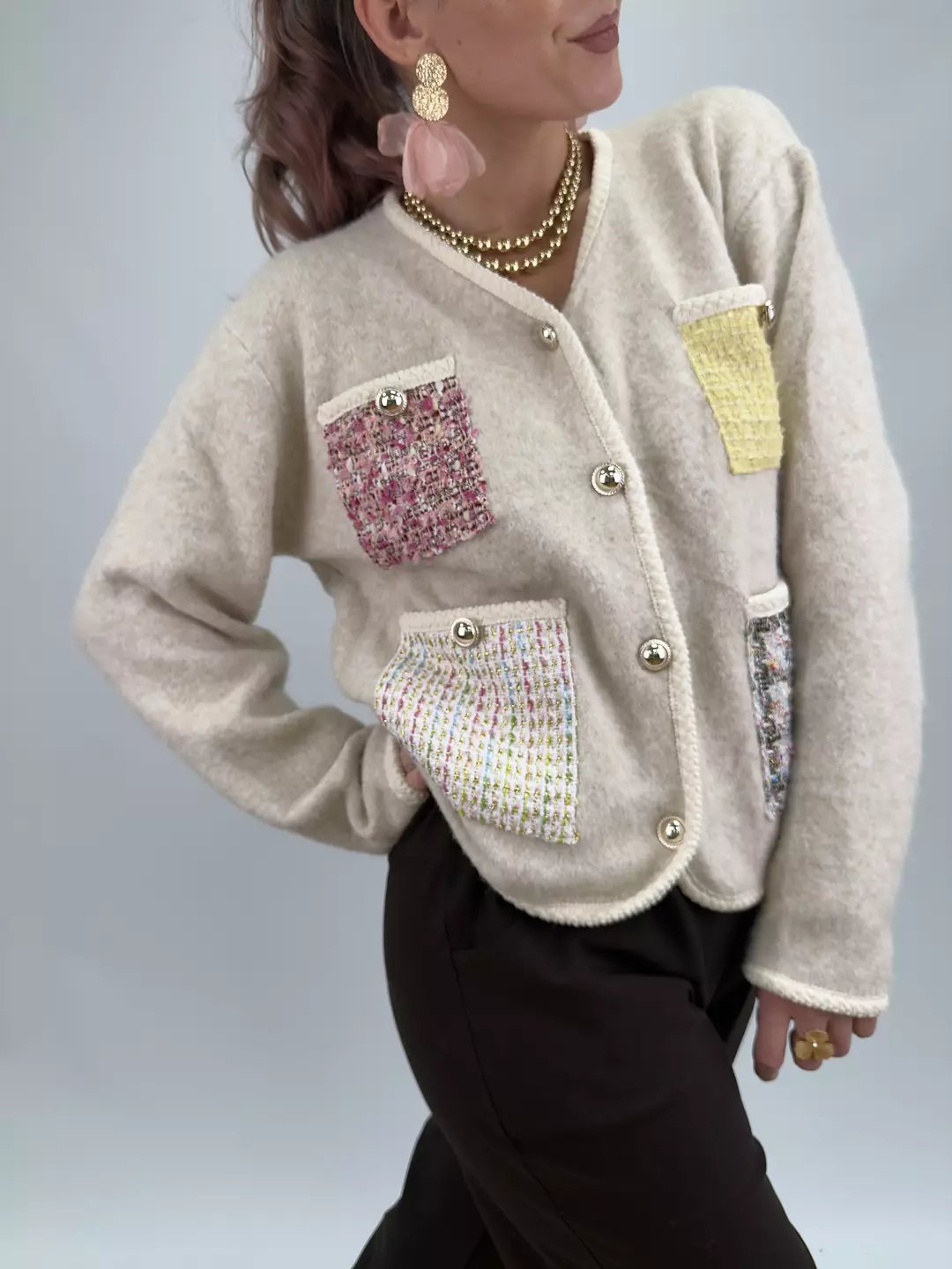 Kofta med Läckra Detaljer i Beige från Gemini - baksida | Lilla Hem