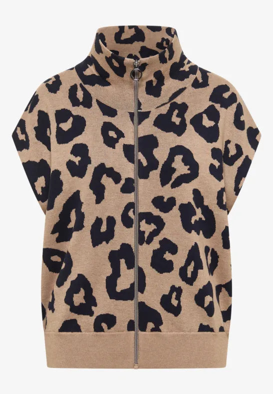 Väst i beige och svart leopardmönster, framifrån på platt bakgrund med synlig dragkedja | Cecil | Lilla Hem
