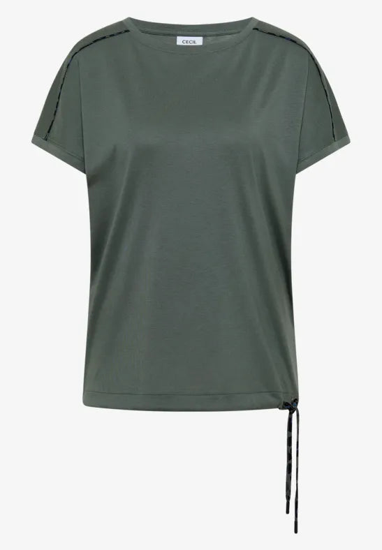 Khakigrön t-shirt visad framifrån med korta uppvikta ärmar och sidsnöre vid höften | Cecil | Lilla Hem
