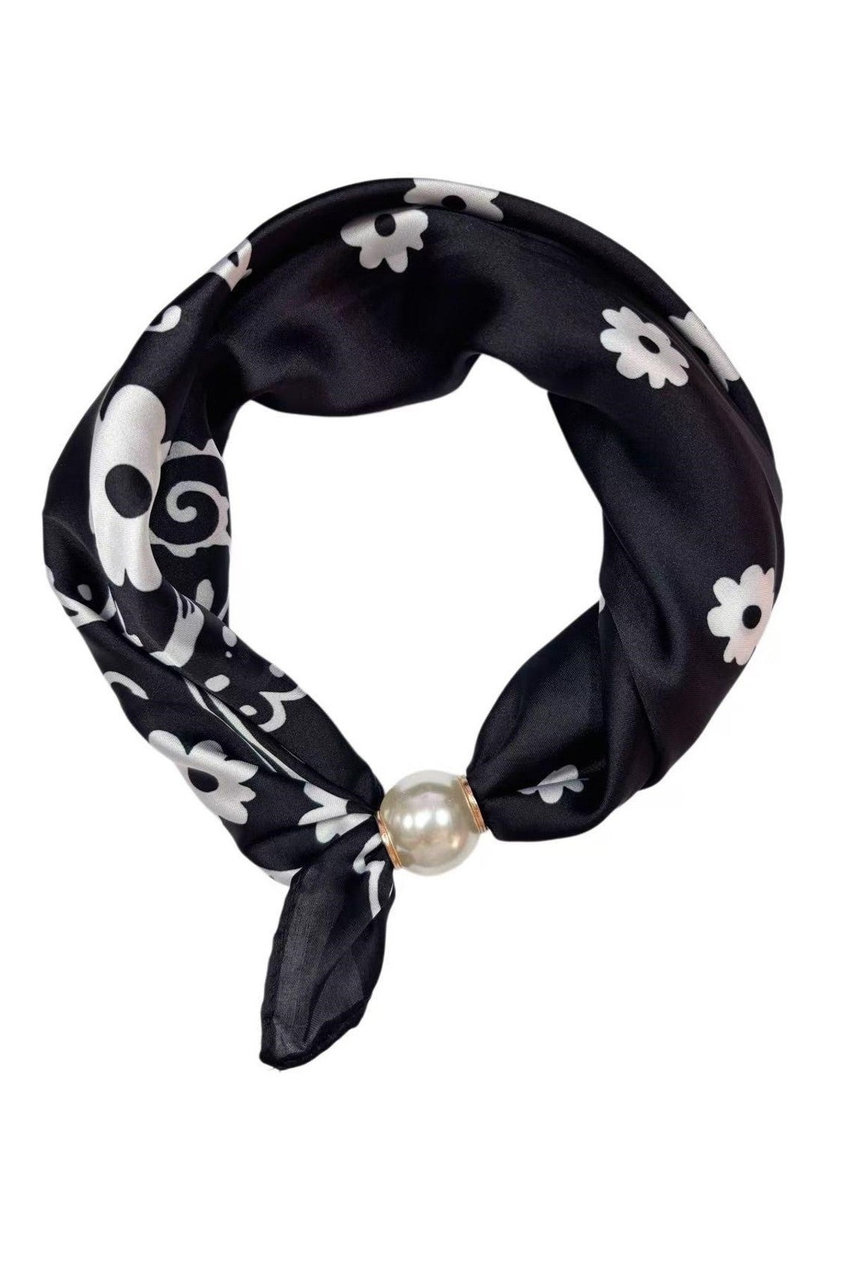 Svart scarf med vitt blommönster och pärldetalj, vikt i ring mot vit bakgrund | BEST ANGEL | Lilla Hem